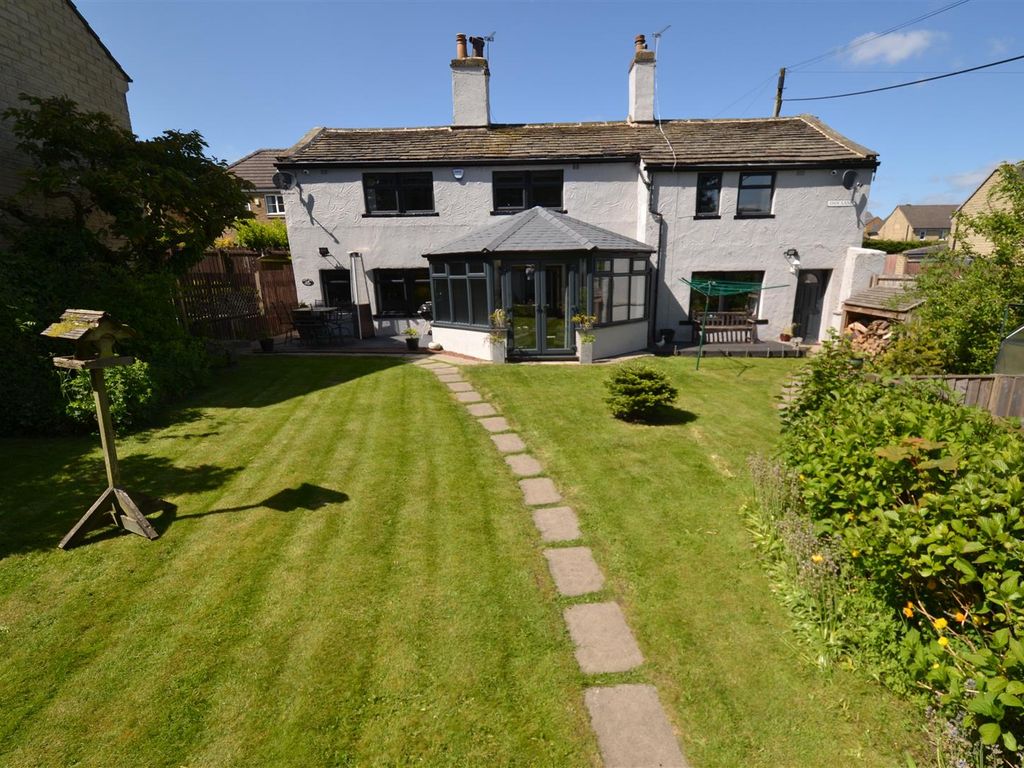 5 bed detached house for sale in Dan Lane, Clayton Heights, Bradford