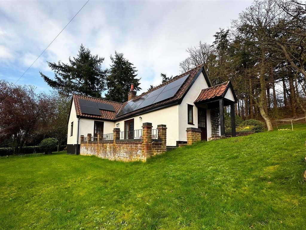 1 bed bungalow to rent in Ringland Lane, Costessey, Norwich NR8, £780