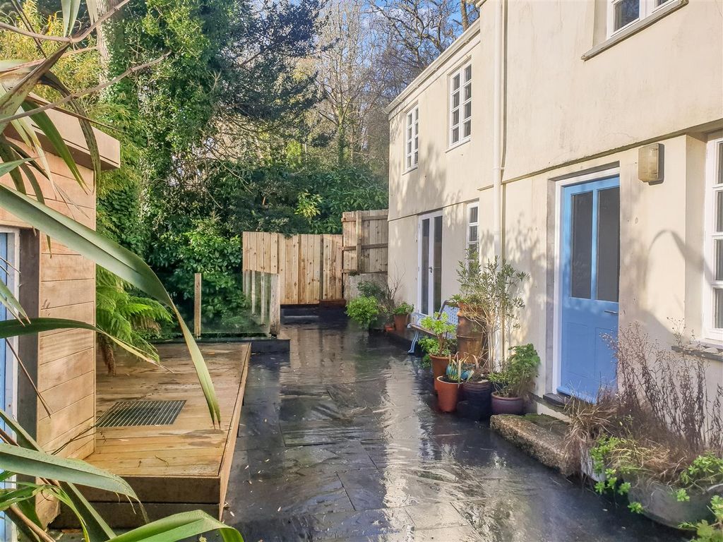 3 bed semidetached house for sale in Budock Water, Falmouth TR11, £