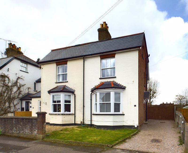 4 bed semidetached house for sale in Meadow Walk, Walton On The Hill