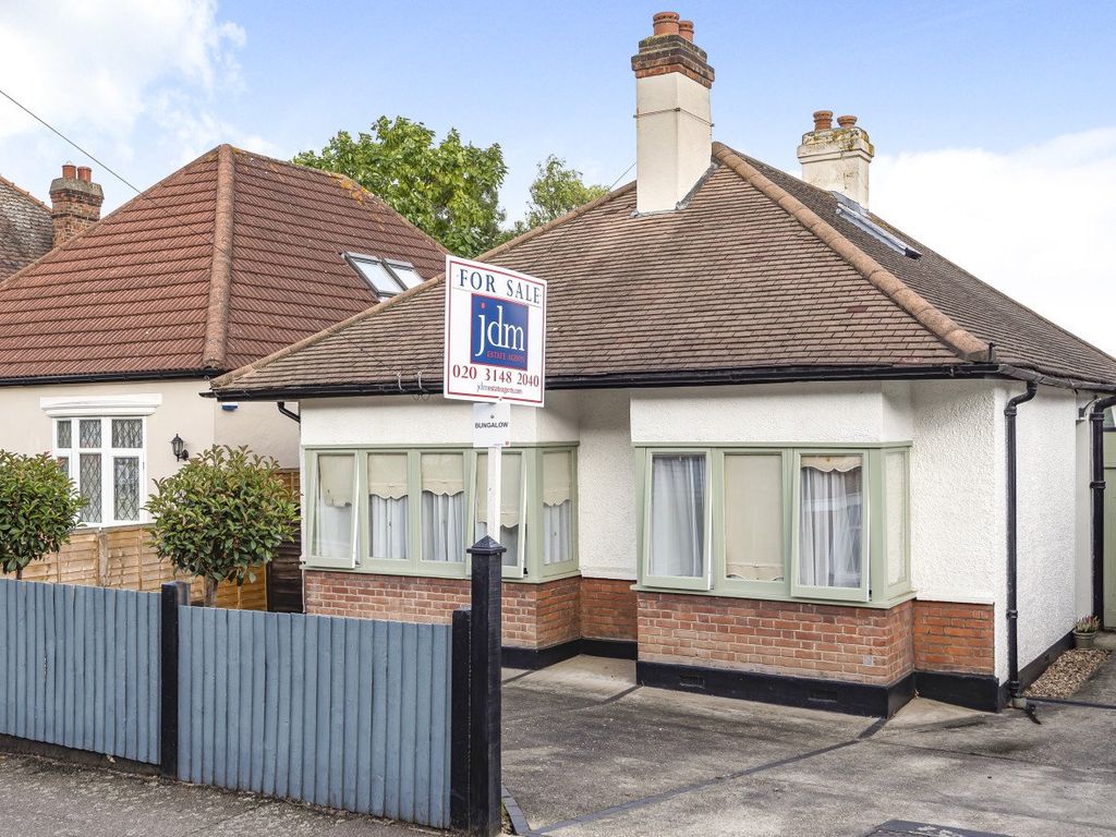 3 bed bungalow for sale in Dunvegan Road, London SE9 Zoopla