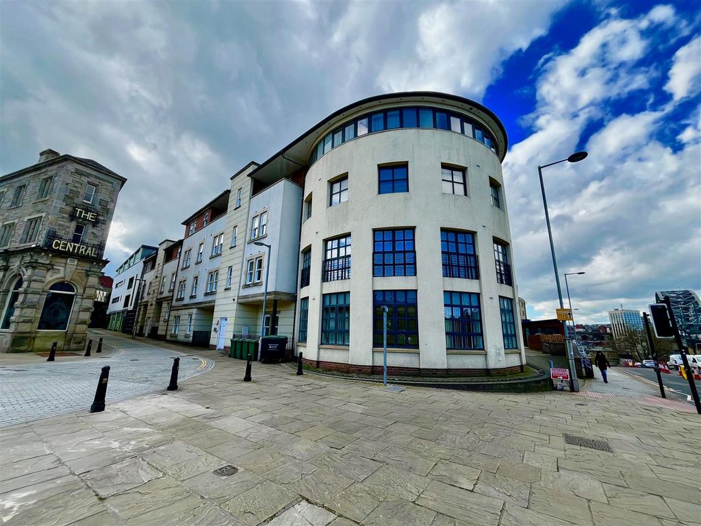 2 bed flat to rent in Curzon Place, Gateshead NE8, £1,000 pcm Zoopla