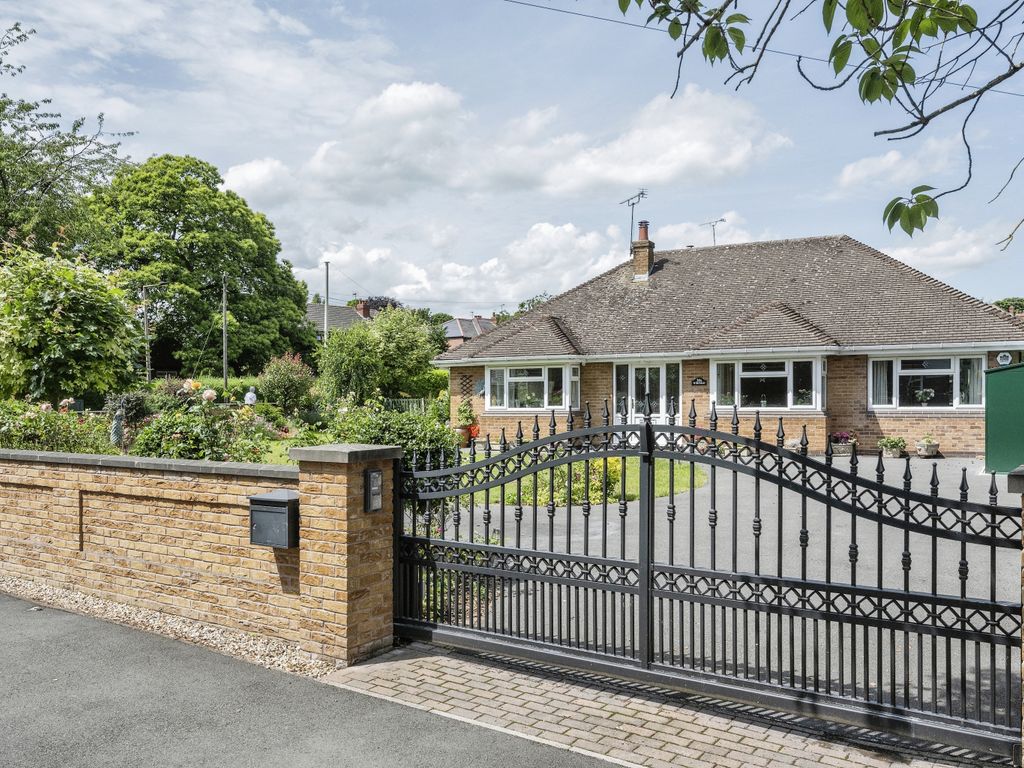 3 bed bungalow for sale in Park Drive, Sprotbrough, Doncaster, South