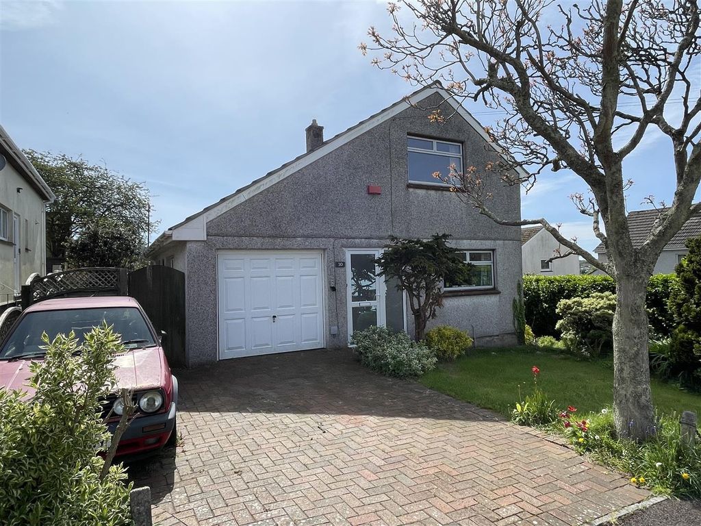 3 bed detached house for sale in Roslyn Close, St Austell, St. Austell