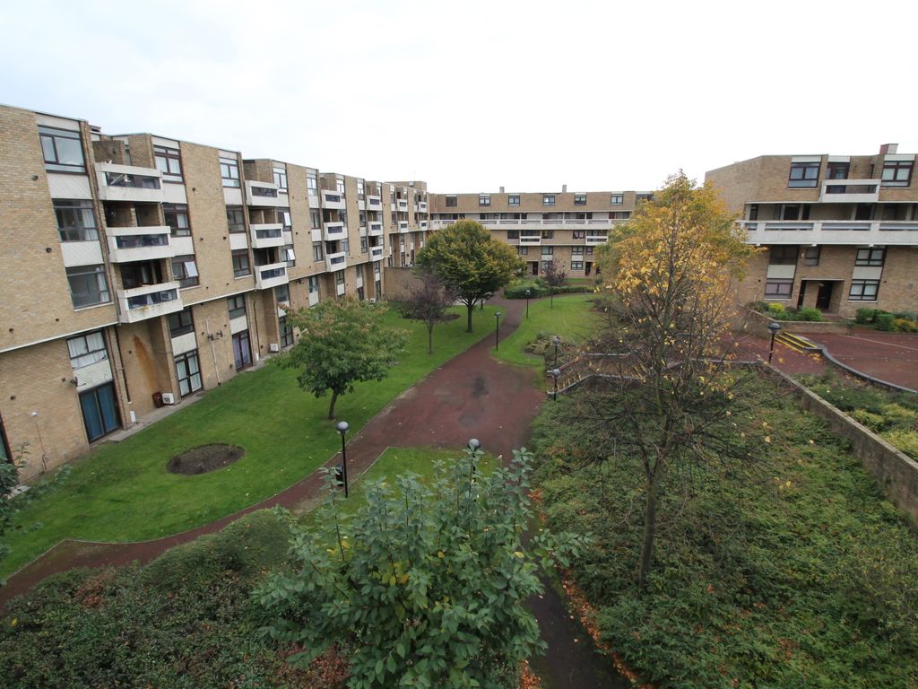 1 bed flat to rent in Neville Court, Marlborough Park, Sulgrave NE37