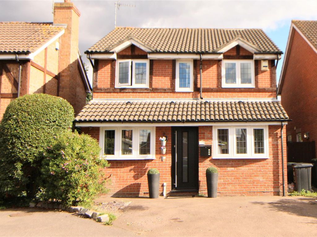 3 bed detached house for sale in Merlin Close, Waltham Abbey EN9, £550,000 Zoopla