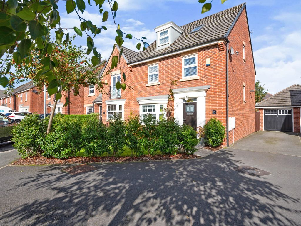4 bed town house for sale in Chicago Place, Great Sankey, Warrington