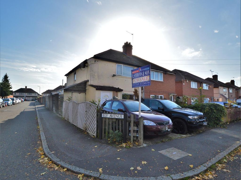 3 bed semidetached house for sale in Norfolk Avenue, Slough, Berkshire