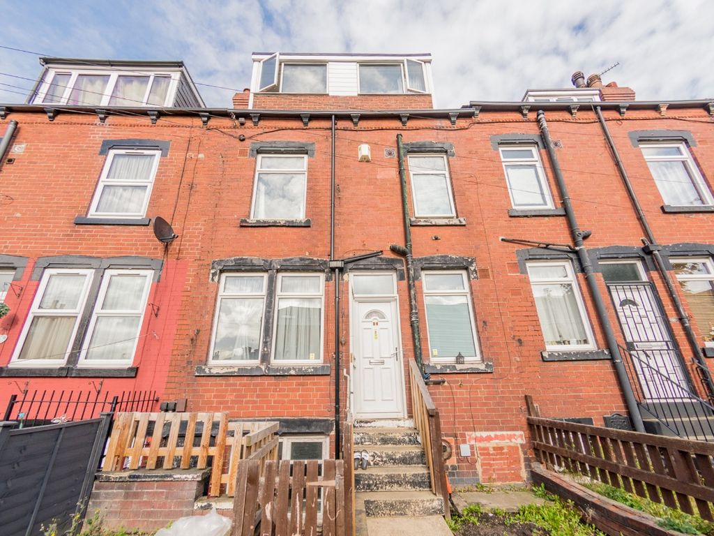 3 bed terraced house for sale in Tilbury Mount, Leeds LS11, £125,000