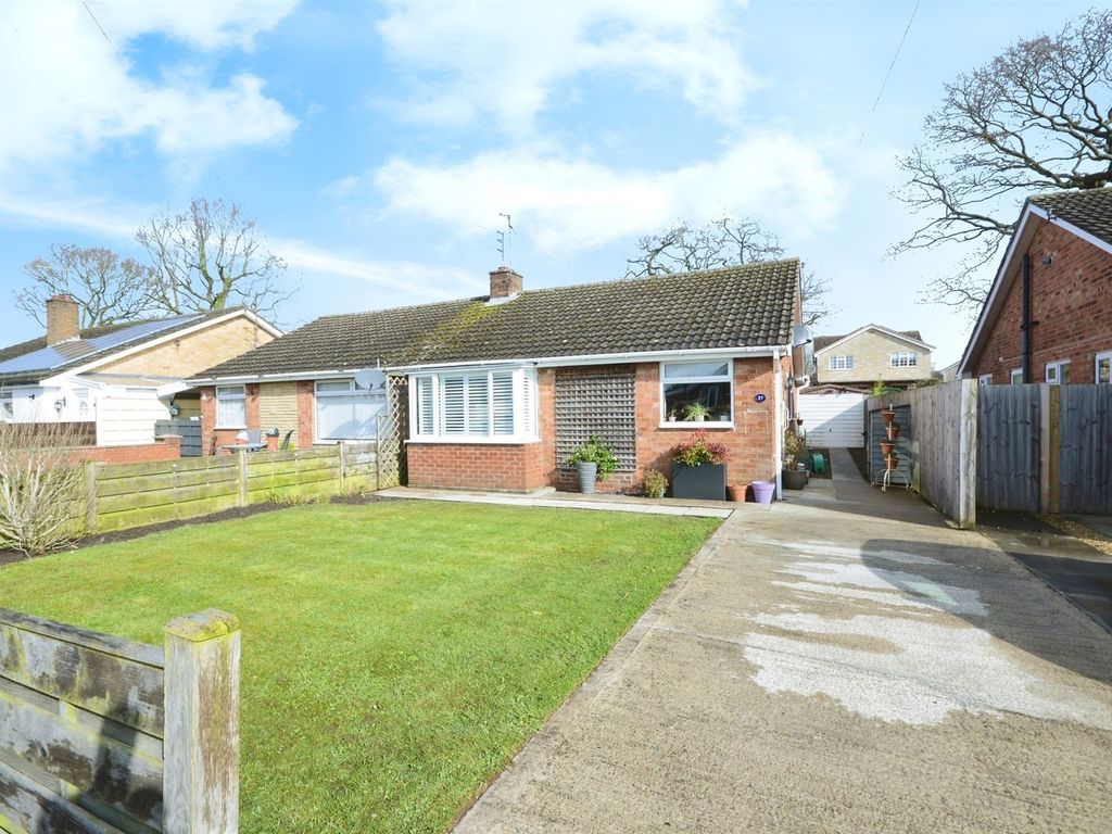 2 bed semidetached bungalow for sale in Windmill Way, Haxby, York YO32
