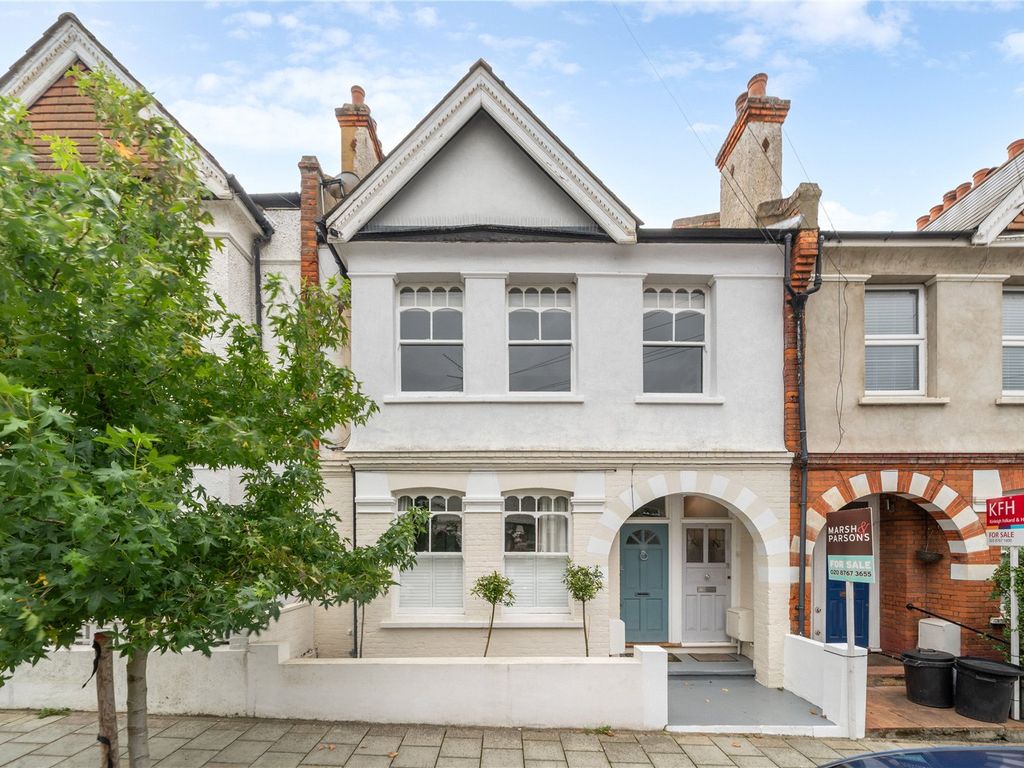 4 bed for sale in Salterford Road, London SW17, £810,000