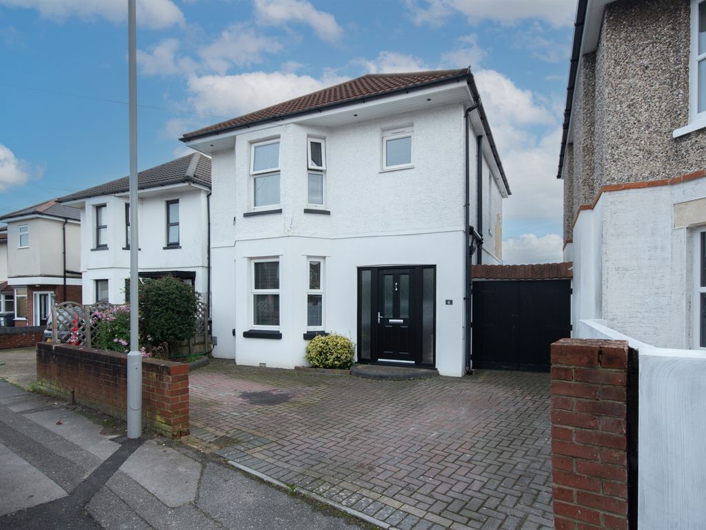 3 bed detached house for sale in Hendford Road, Bournemouth BH10, £