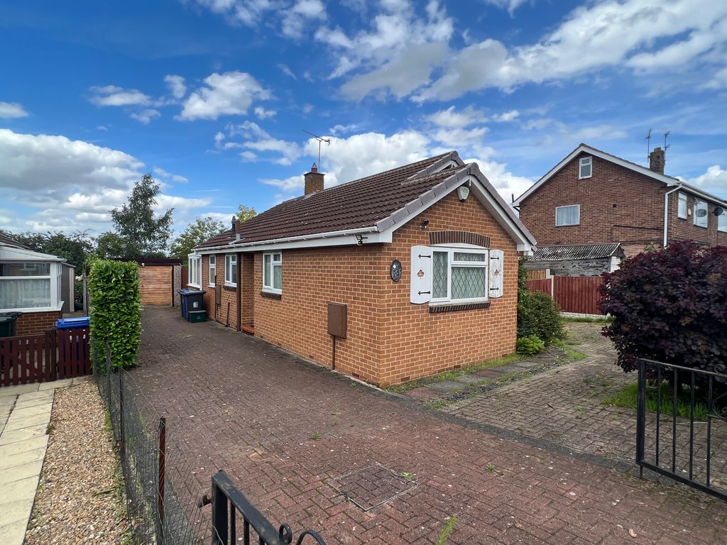 2 bed detached bungalow for sale in Victoria Avenue, Hatfield