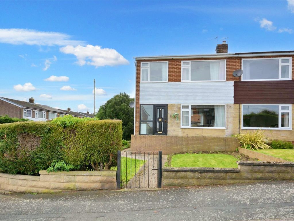 3 bed semidetached house for sale in Parkways Drive, Oulton, Leeds