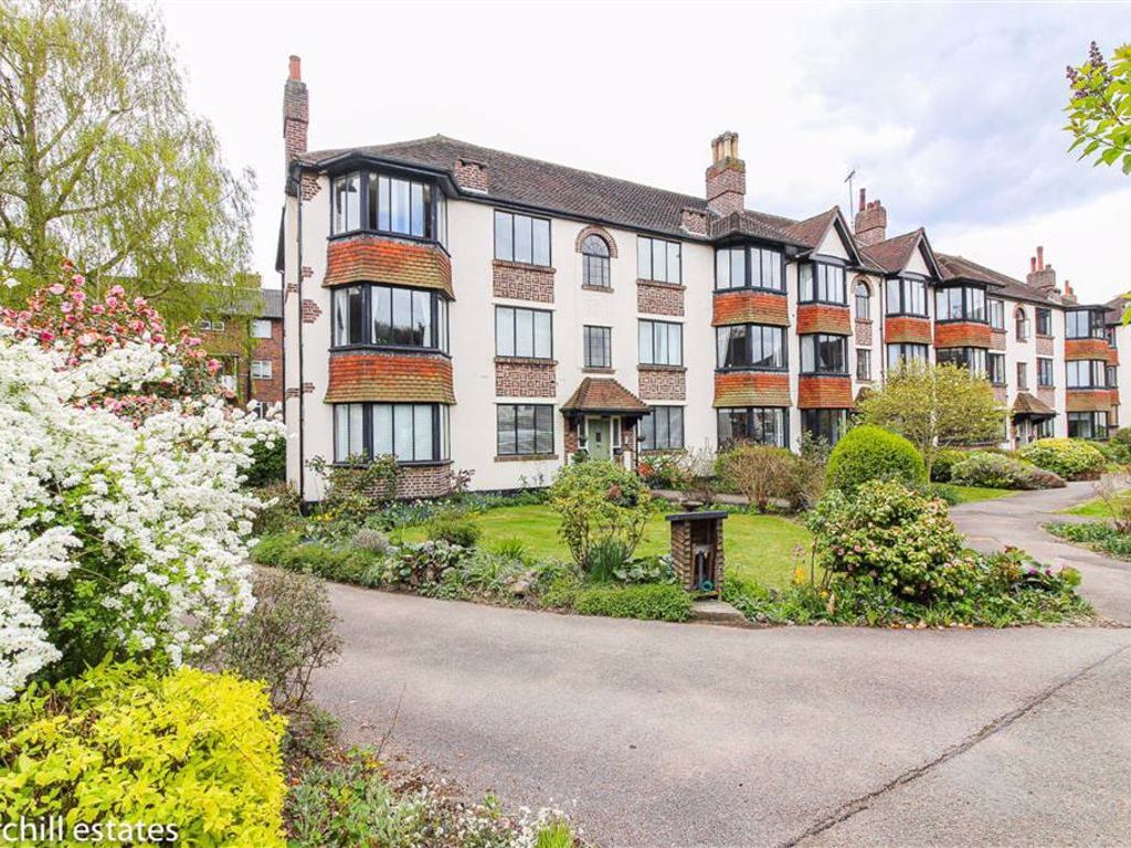 2 bed flat for sale in Forest Court, Snaresbrook, London E11 Zoopla