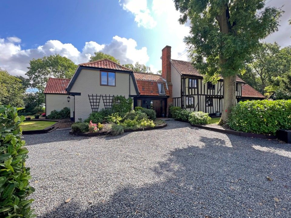 6 bed detached house for sale in Brettenham Road, Buxhall, Stowmarket