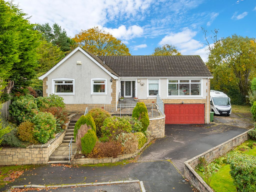 5 bed bungalow for sale in Conifer Place, Lenzie, Kirkintilloch