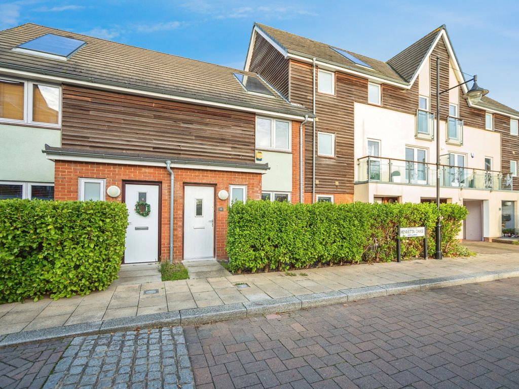 2 bed terraced house for sale in Henrietta Chase, Chatham ME4, £340,000