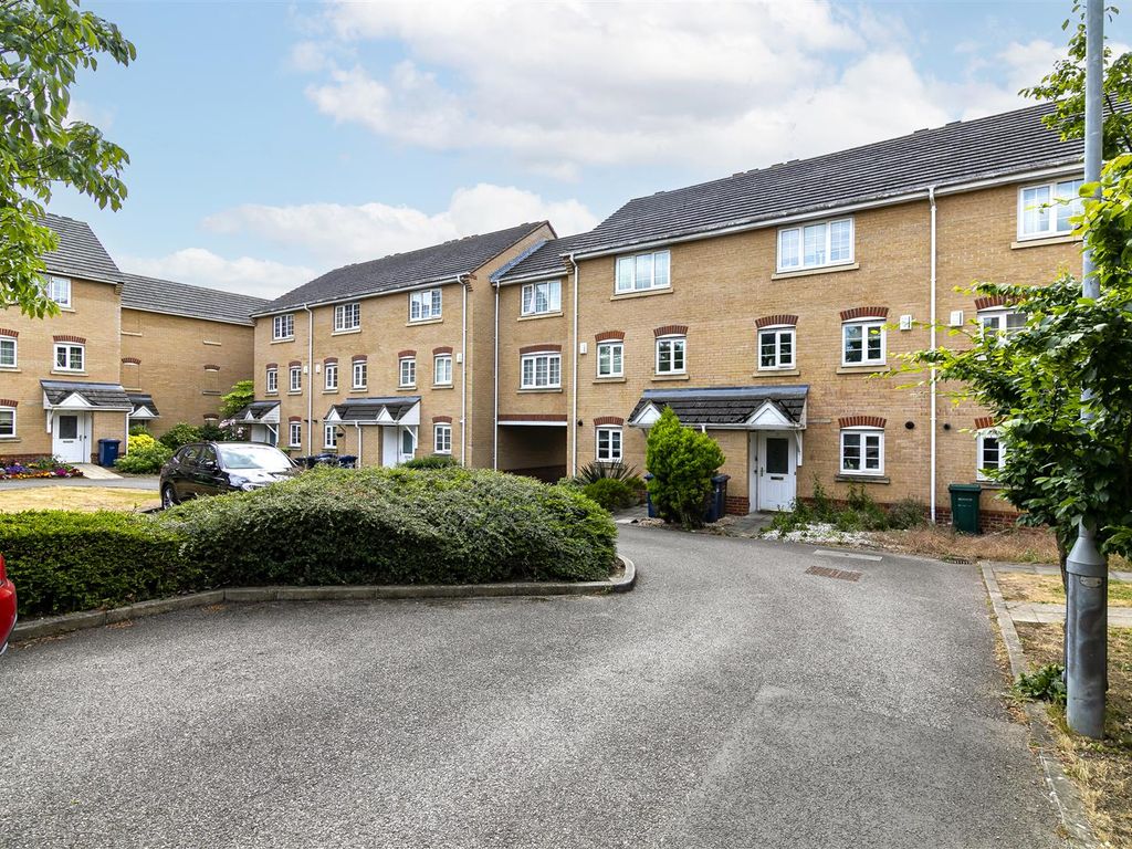 Highbury Square, London N14