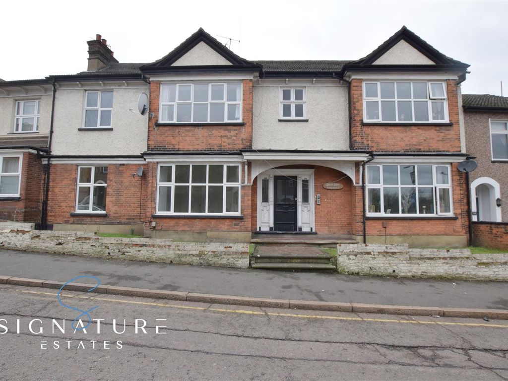 1 bed flat to rent in Queens Road, Watford WD17, £1,200 pcm Zoopla