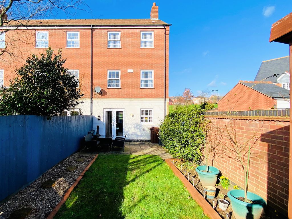 3 bed town house for sale in Brook Furlong Drive, Birstall LE4, £310,000 Zoopla