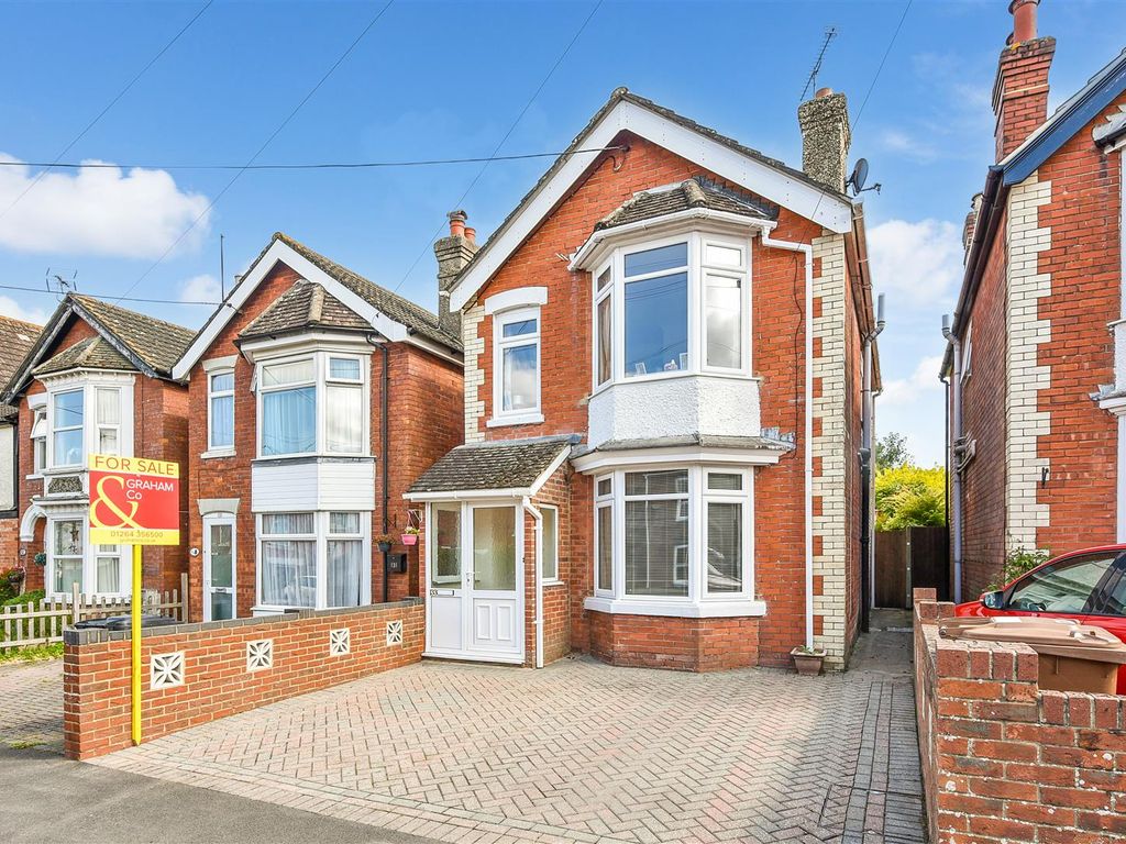 3 bed detached house for sale in Old Winton Road, Andover SP10, £