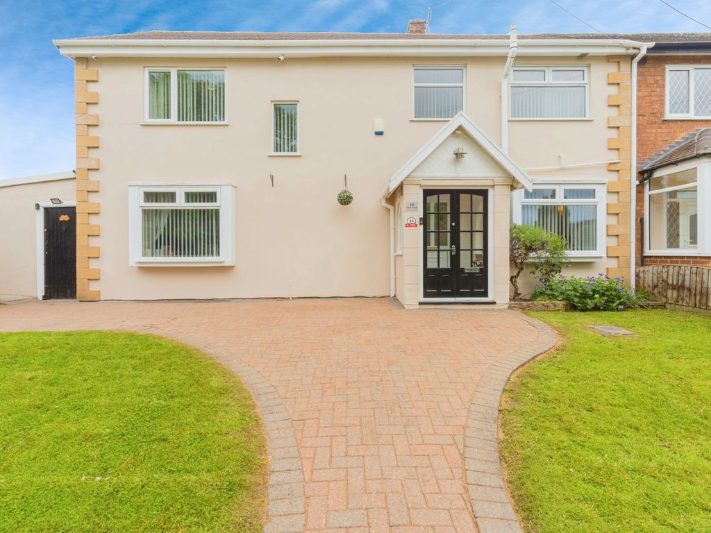 5 bed end terrace house for sale in Irby Walk, Cheadle SK8, £450,000