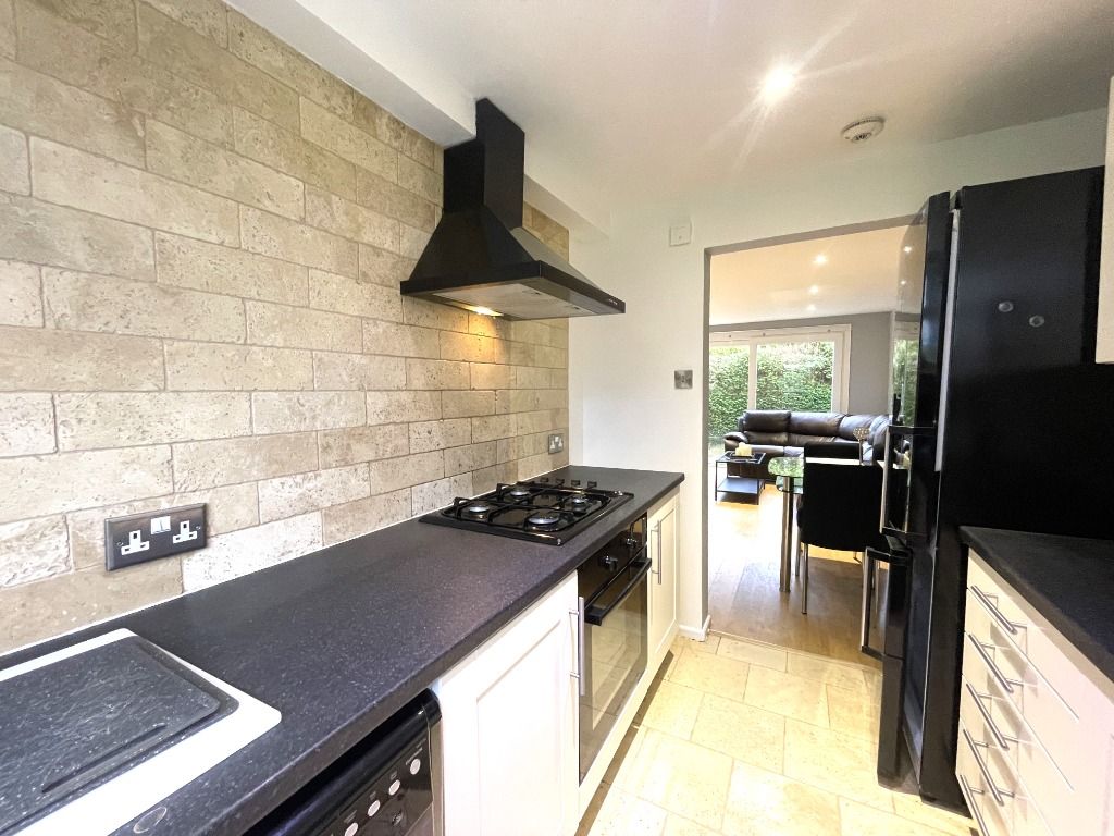 2 bed flat to rent in Oxgangs Row, Oxgangs, Edinburgh EH13, £995 pcm