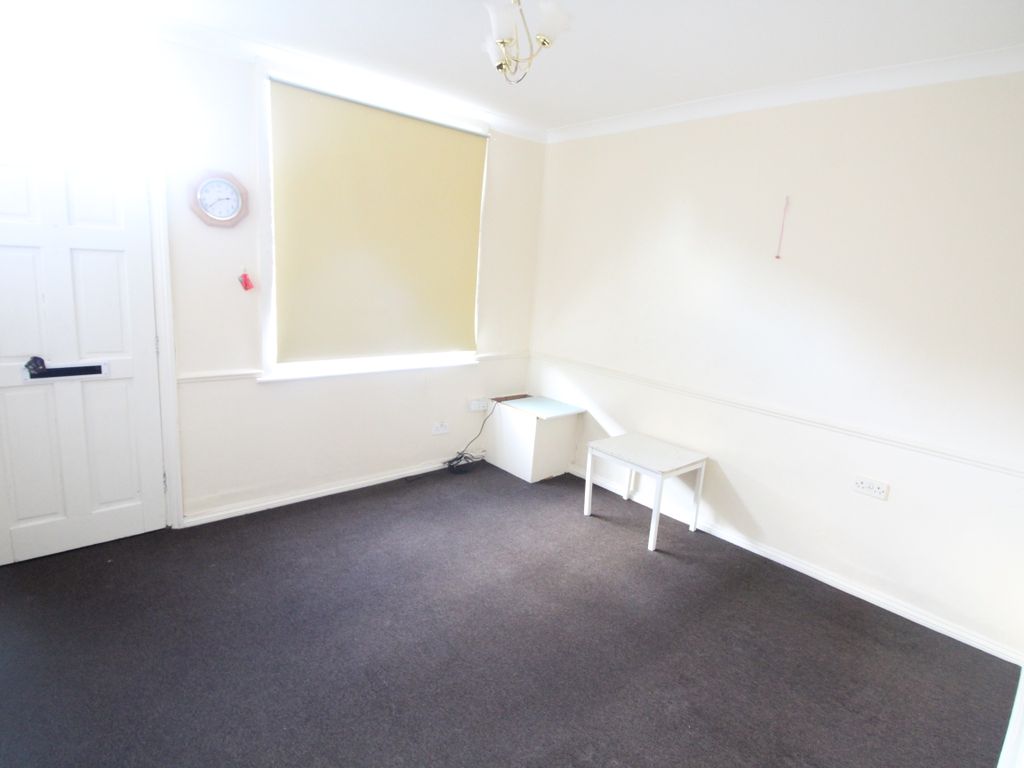 2 bed terraced house to rent in Charles Street, Luton LU2 Zoopla