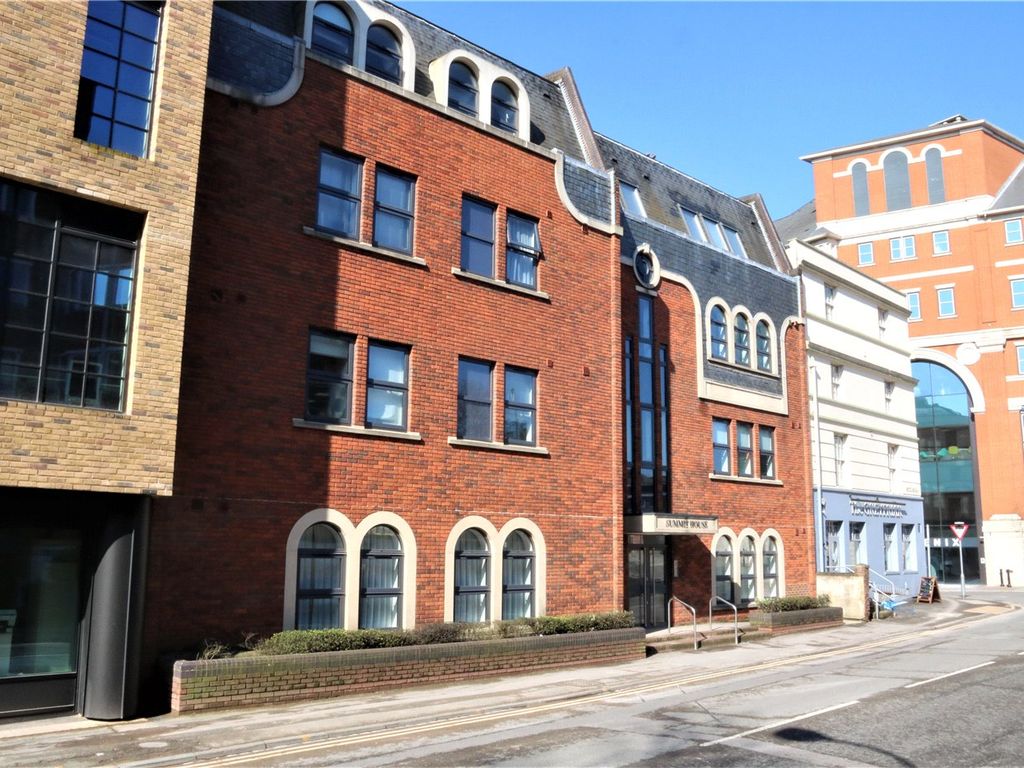 1 bed flat to rent in Summit House, 4951 Greyfriars Road, Reading