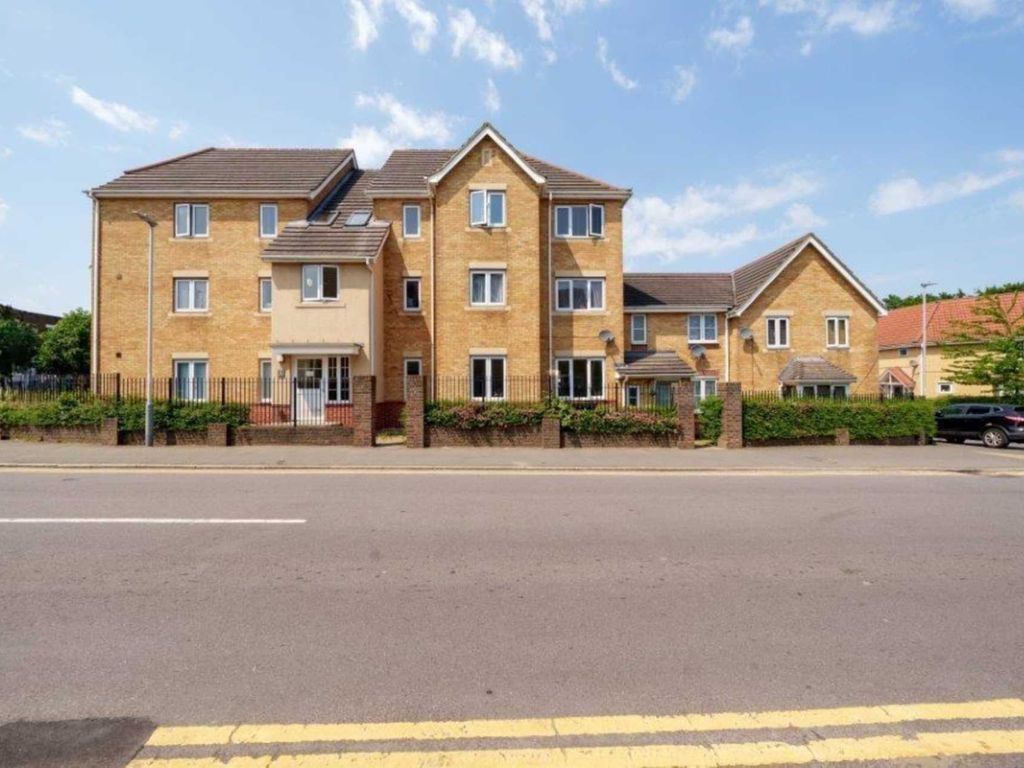 2 bed flat for sale in Linden Road, Luton LU4, £170,000 Zoopla