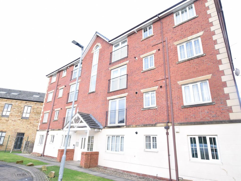 2 bed flat to rent in Moorcroft, Ossett WF5 Zoopla