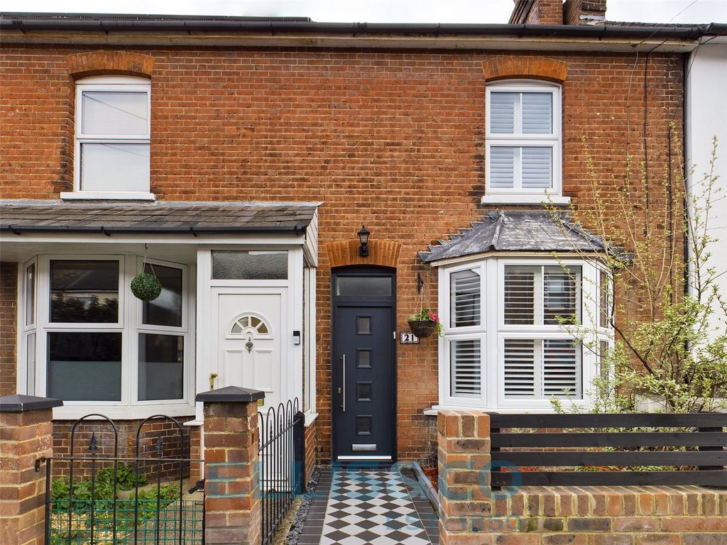 3 bed semidetached house for sale in Lavender Hill, Tonbridge, Kent