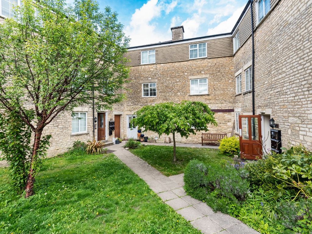 1 bed flat to rent in Gloucester Street, Cirencester, Gloucestershire