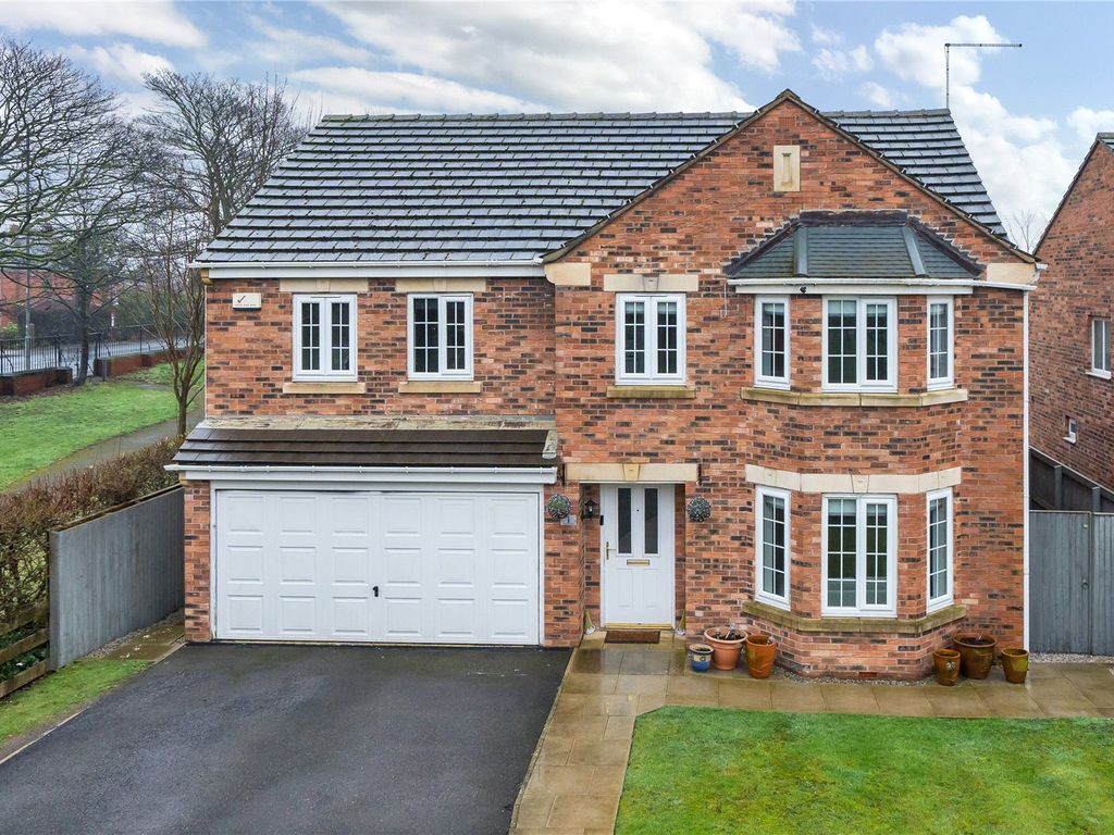 5 bed detached house for sale in Castle Lodge Avenue, Rothwell, Leeds