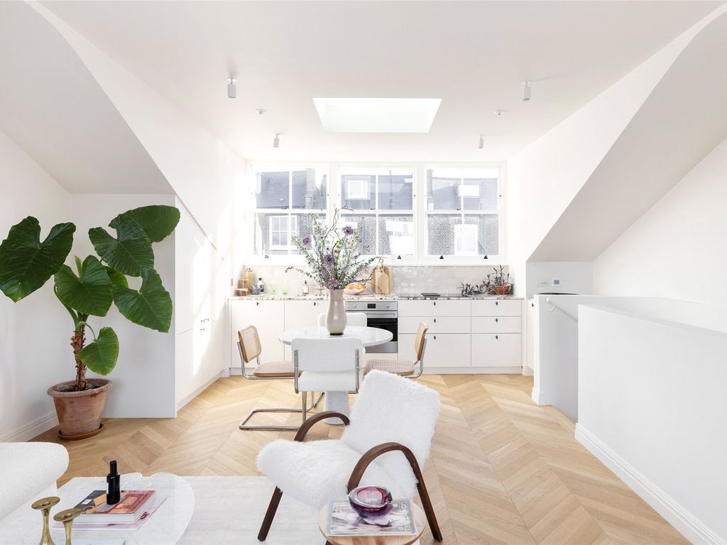 2 bed flat for sale in Portobello Road, Notting Hill W11, £1,850,000
