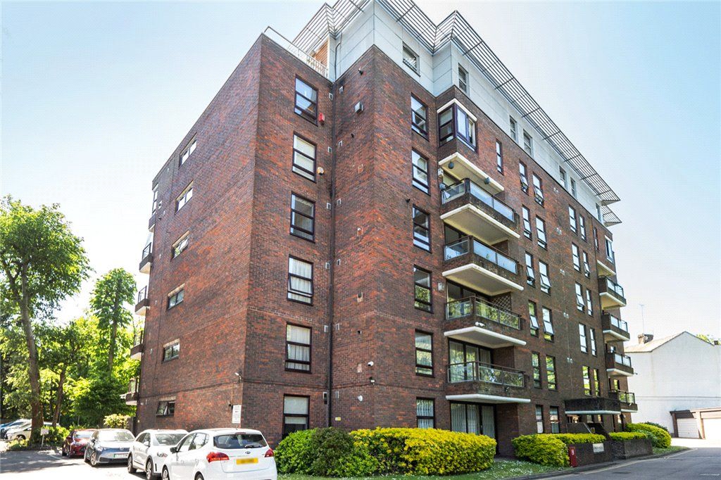 2 bed flat for sale in Canons Corner, Edgware, Middlesex HA8, £485,000