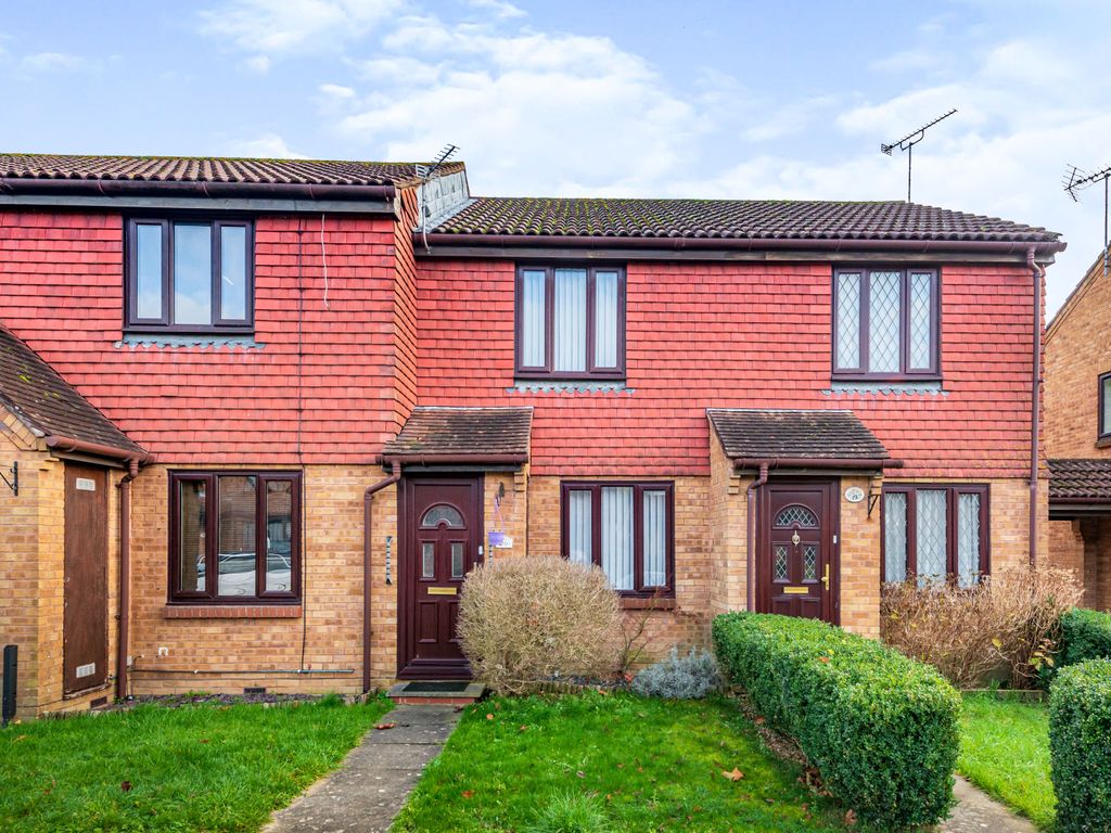 2 bed terraced house for sale in Tanyard Close, Horsham, West Sussex