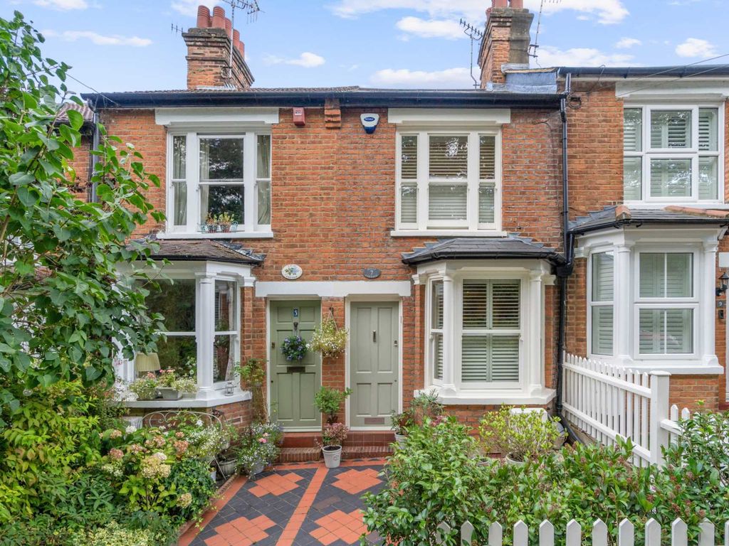 2 bed terraced house for sale in Victoria Road, Merry Hill, Bushey WD23