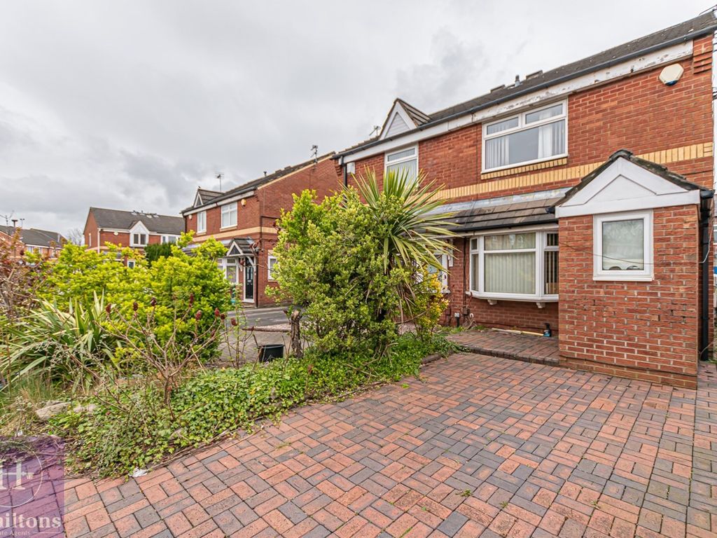 3 bed semidetached house for sale in Water View Park, Leigh WN7, £