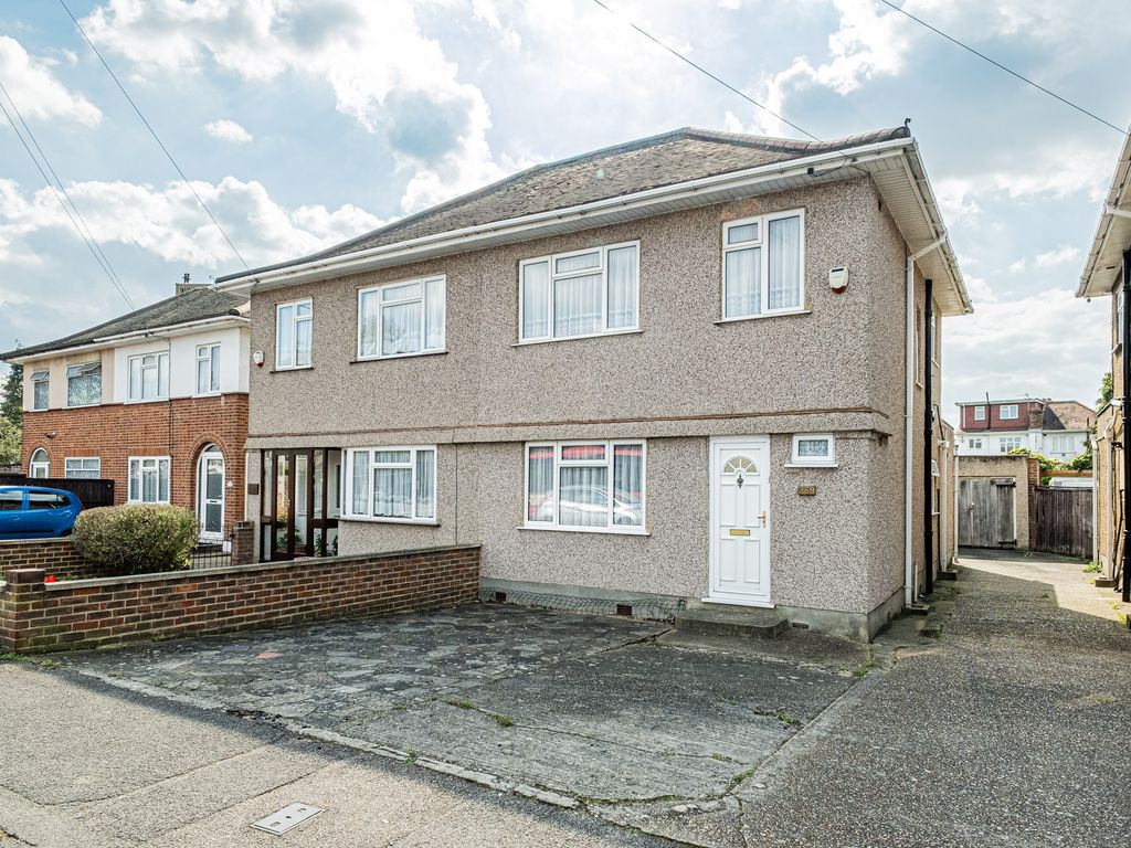 3 bed semidetached house for sale in Lansbury Drive, Hayes UB4 Zoopla