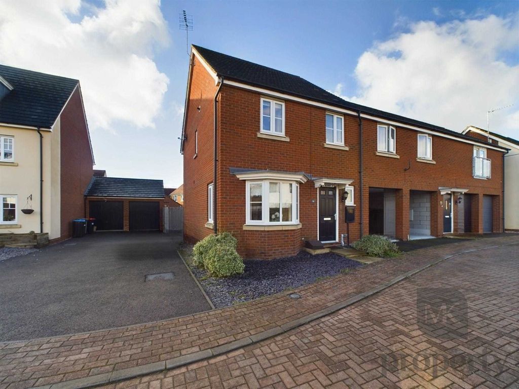 3 bed semidetached house for sale in Arran Way, Newton Leys MK3, £