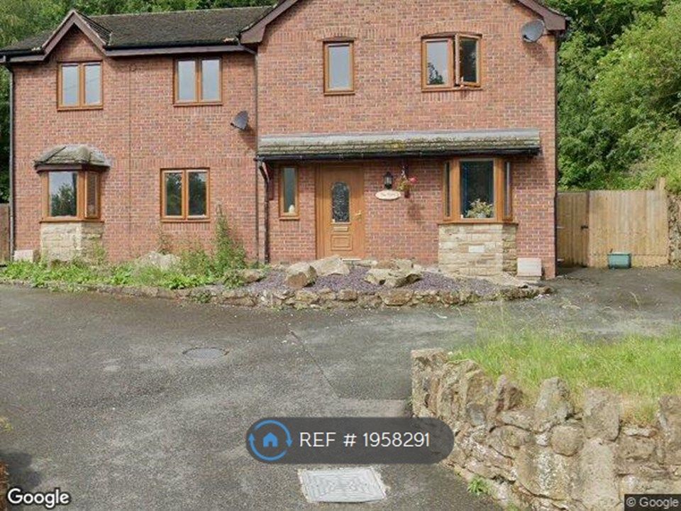 3 bed semidetached house to rent in Westminster Road, Brynteg, Wrexham