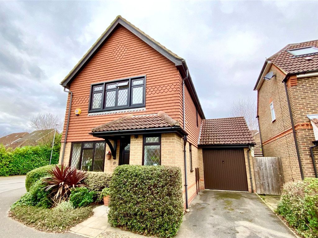 3 bed detached house for sale in East Park Farm Drive, Charvil, Reading