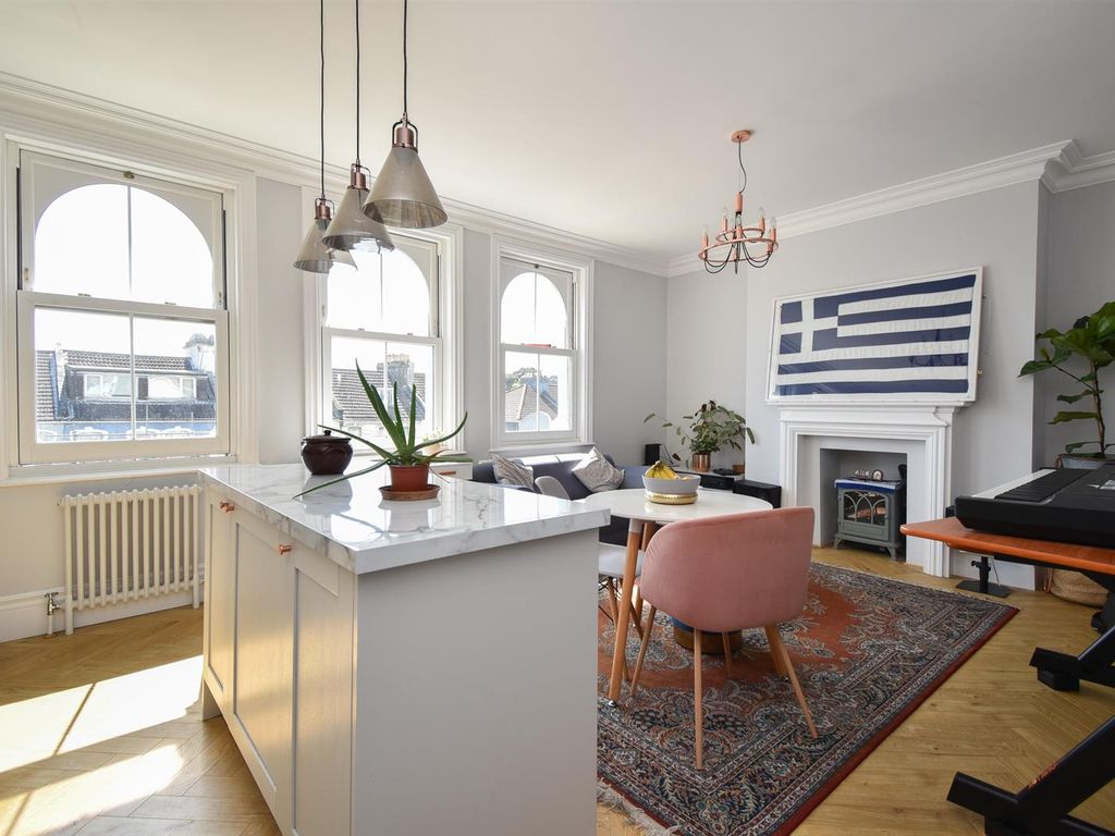 2 bed flat for sale in Bohemia Road, St. LeonardsOnSea TN37, £200,000