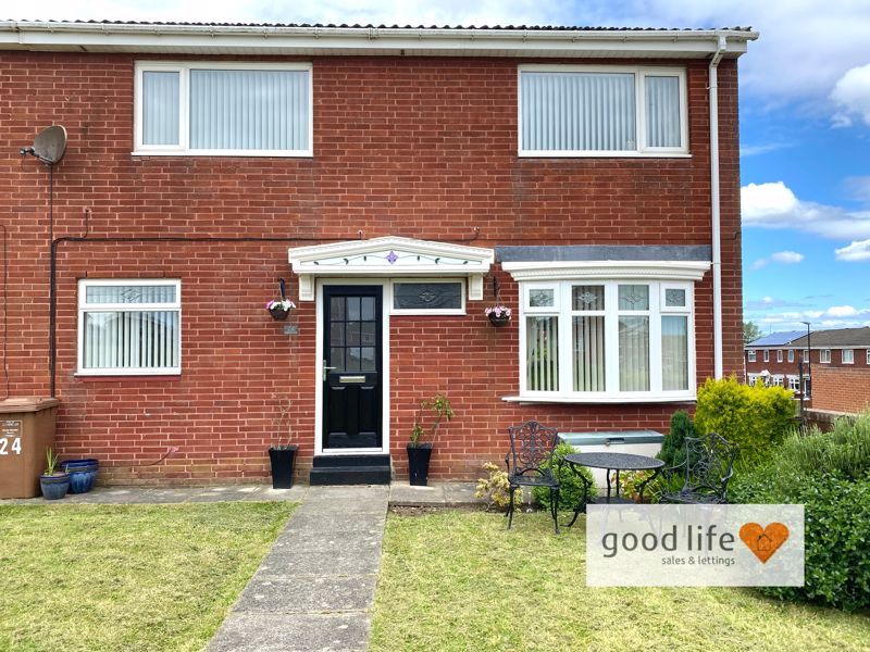 4 bed semidetached house for sale in Fairgreen Close, Hall Farm