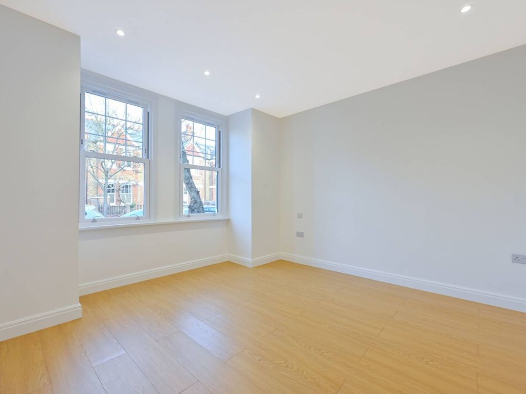 6 bed terraced house for sale in Kew Gardens, Kew, Richmond TW9, £1,500,000 Zoopla