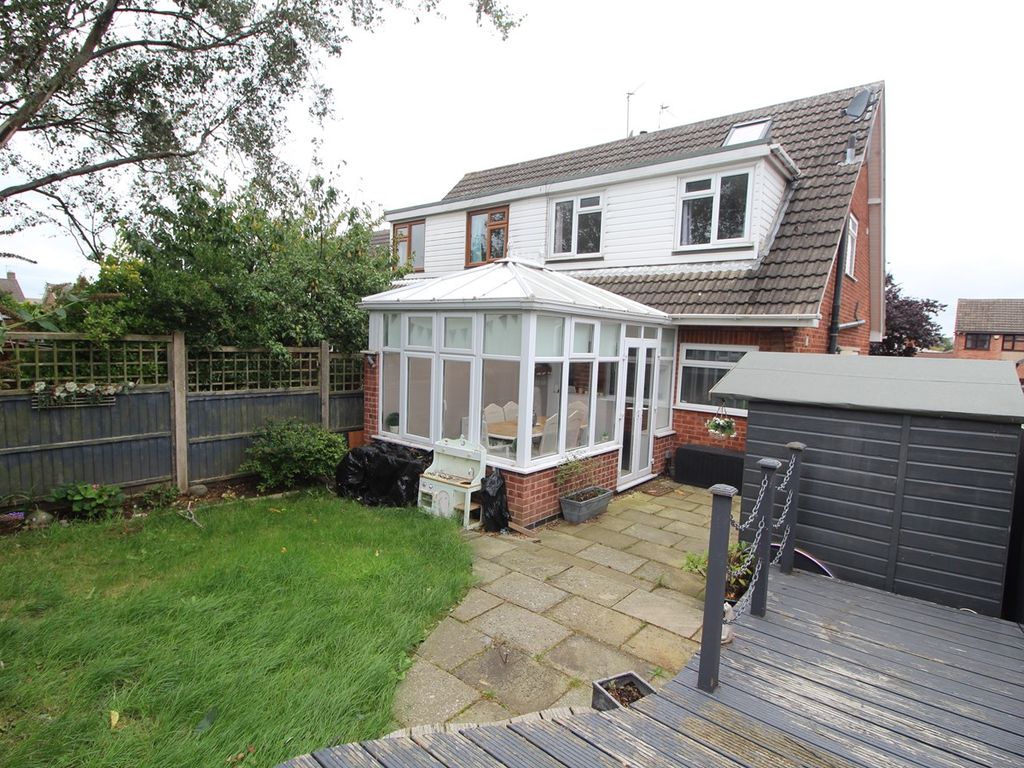 3 bed semidetached house for sale in Broadbent Close, Whetstone