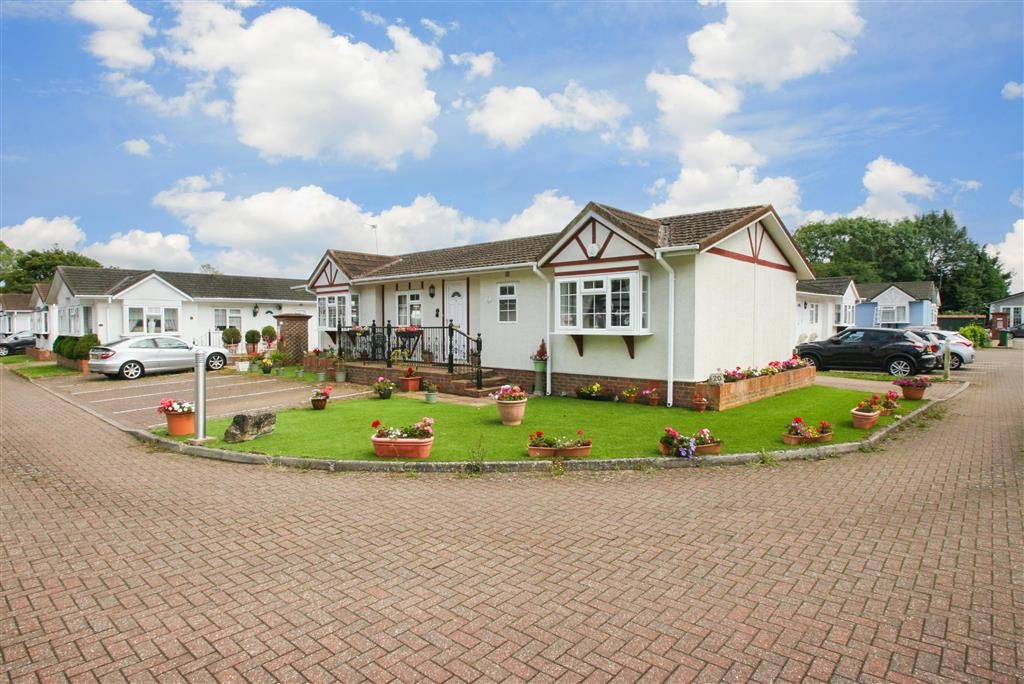 2 bed mobile/park home for sale in Kaysland Park, West Kingsdown