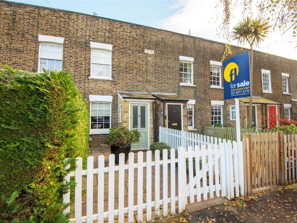 2 bed terraced house for sale in Blackmores Grove, Teddington